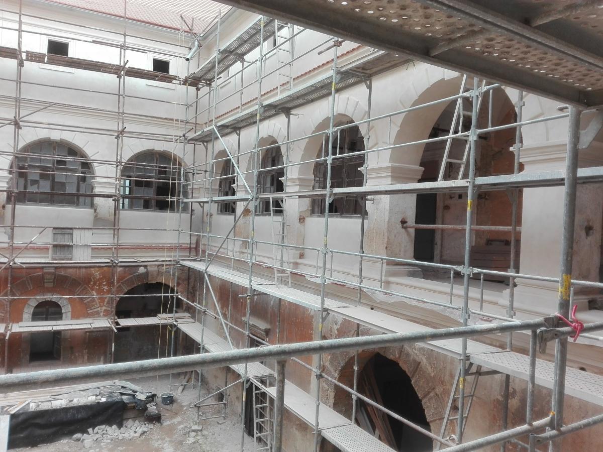 Stavební práce pokračují