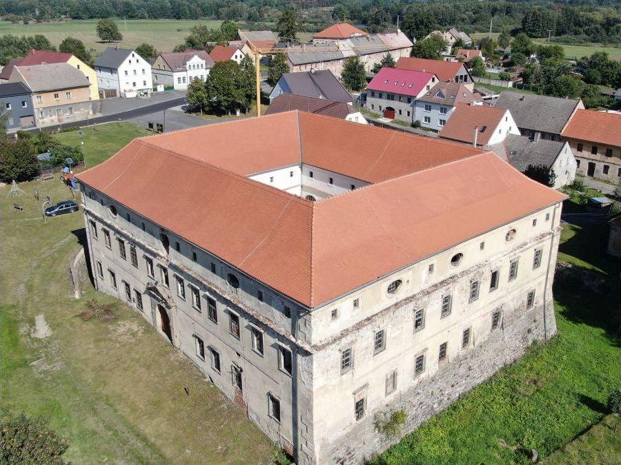 Letecký pohled na zámek (autor: Karel Šiktanc)