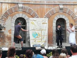 25.8.2020 Potulní komendianti na zámku (4)