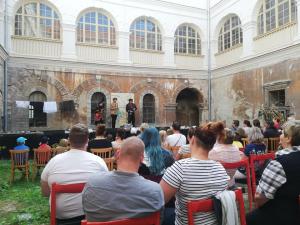 25.8.2020 Potulní komendianti na zámku (9)